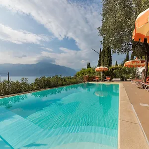 Wonderful View With Pool With Breakfast Gardasee Appartement